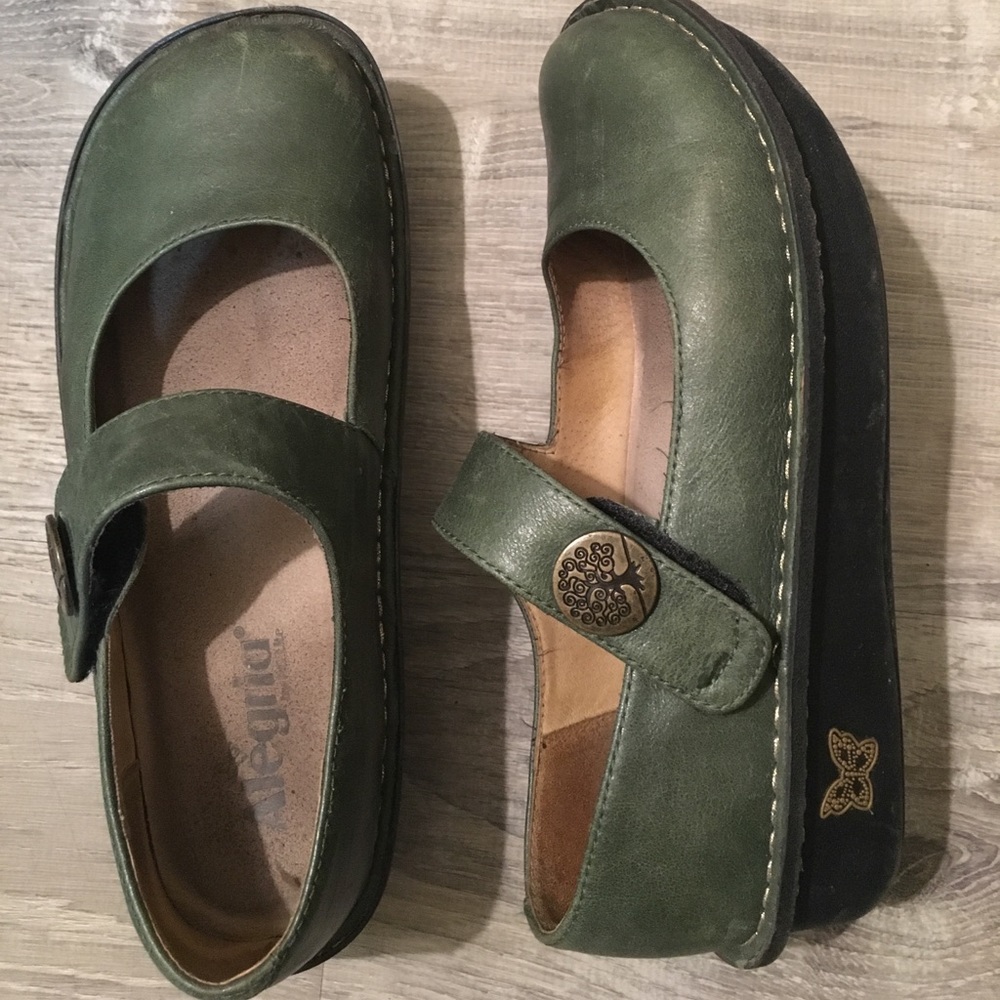 Green leather Alegrias